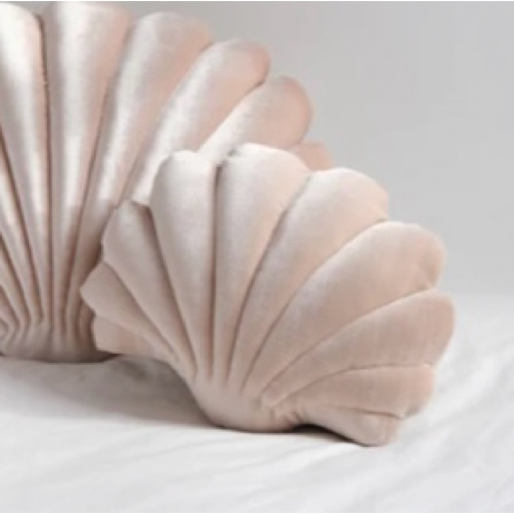 Sezane Shell Pillow. Champagne Velvet.